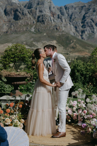  Getting ready with Dani + Alex in Stellenbosch, South Africa